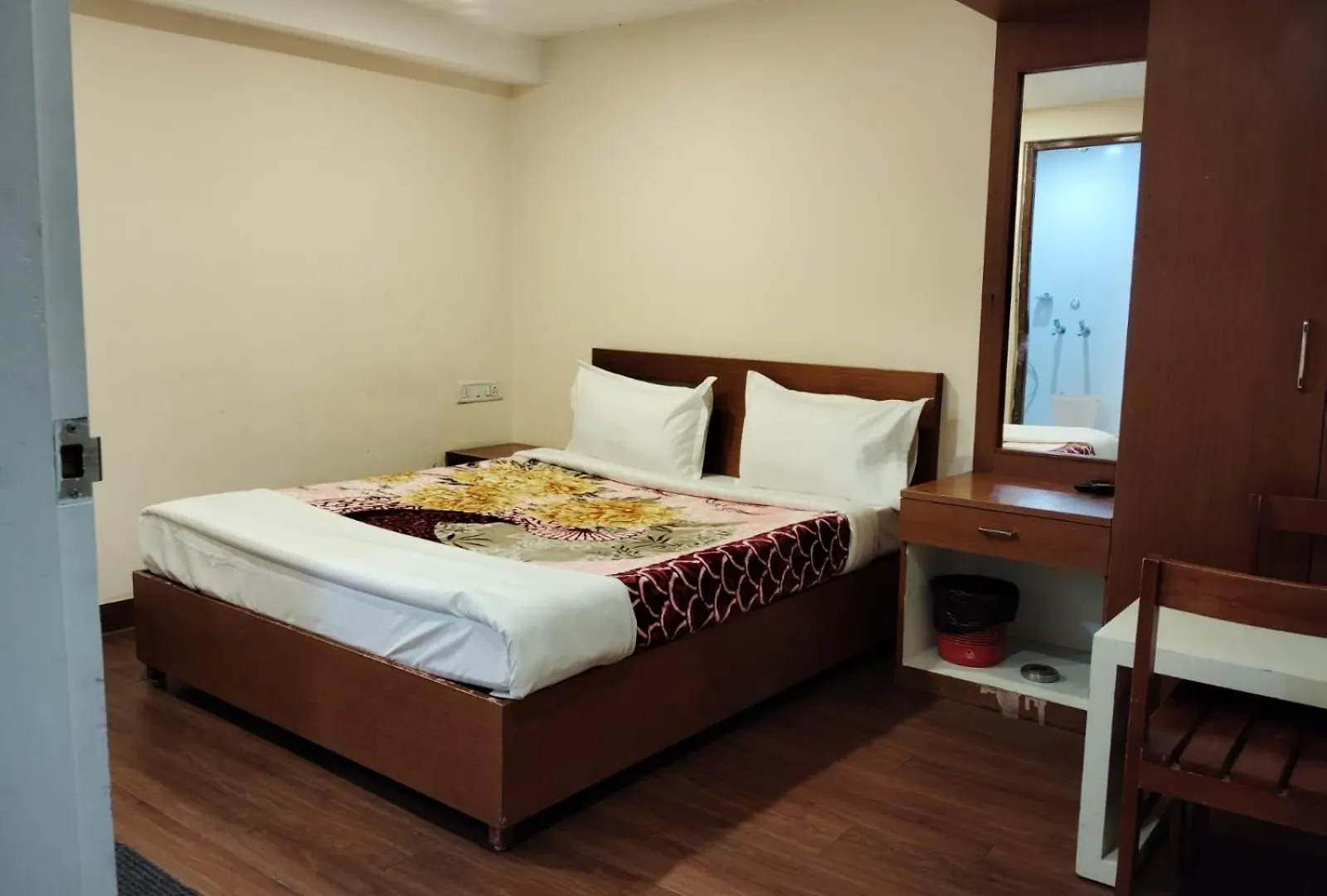 *** Hotel Hazrath Inn Munnar India